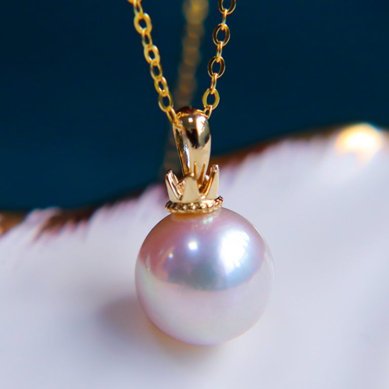 日本akoya珍珠吊墜項(xiàng)鏈皇冠18K金單款海水項(xiàng)墜鎖骨女